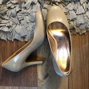 George Nude Heels Shiny Leather Like